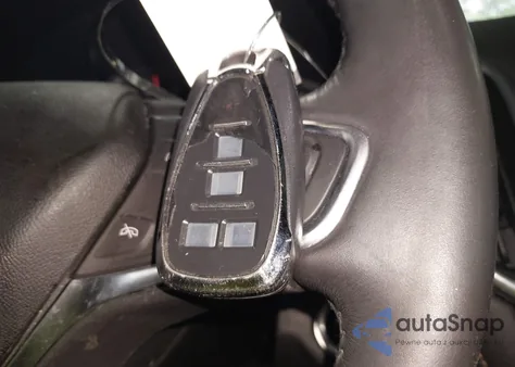 2018 Chevrolet Equinox Premier z USA, uszkodzony, nr VIN 2GNAXVEVXJ6162929